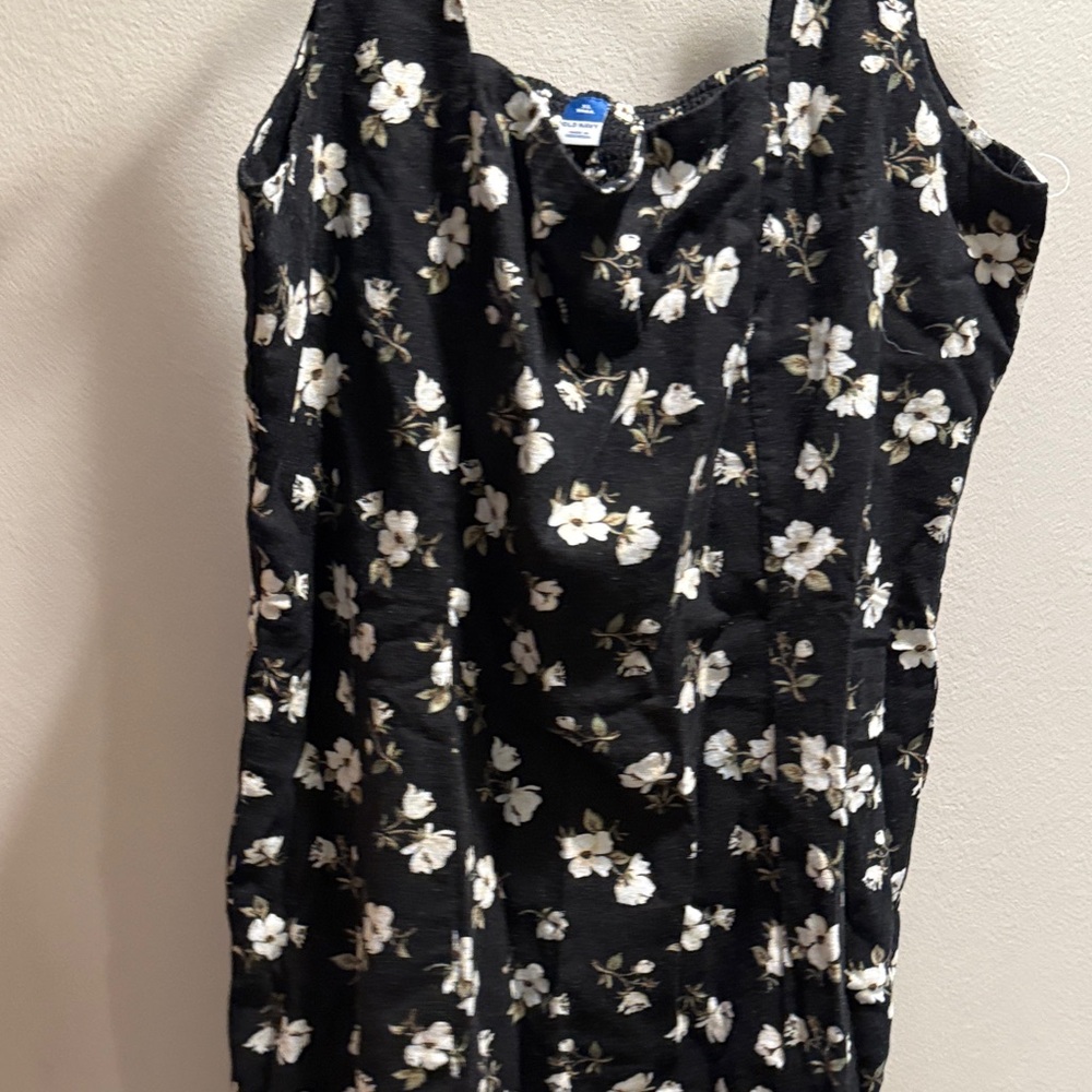 Old Navy Black and White Floral Dress